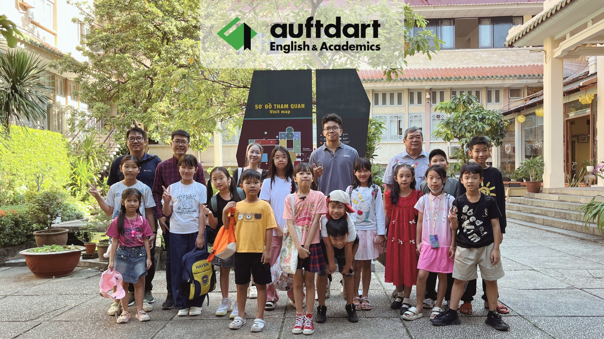 Gặp gỡ nhân cứng sống cùng những câu chuyện tình báo chưa kể