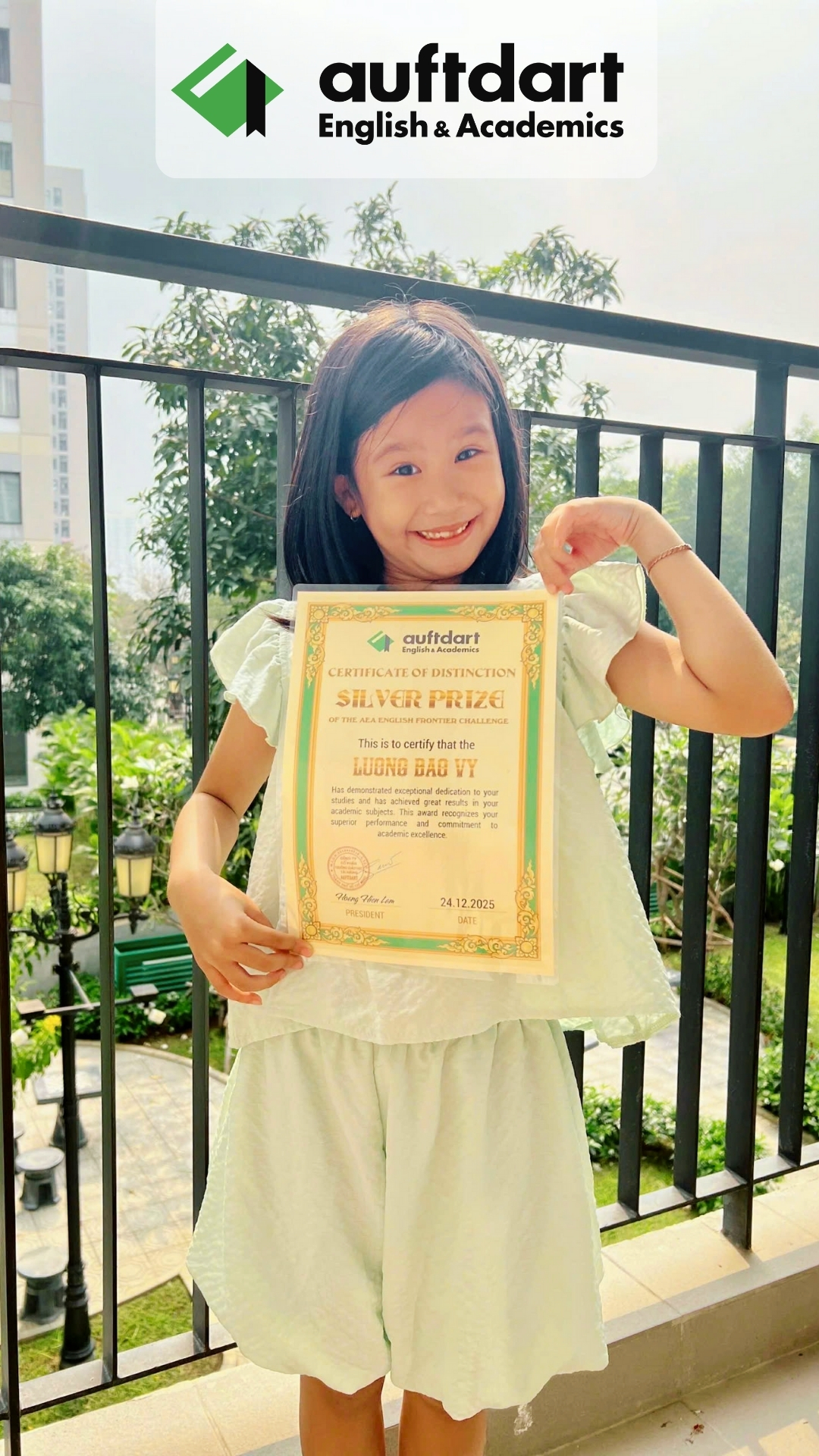 Thí sinh Lương Bảo Vy đạt giải vàng cuộc thi