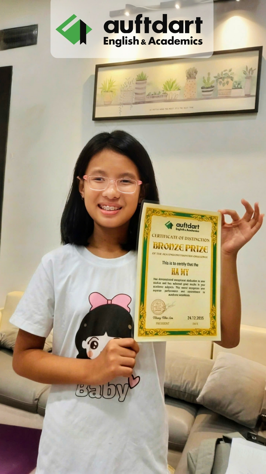 Thí sinh Hà My đạt giải vàng cuộc thi